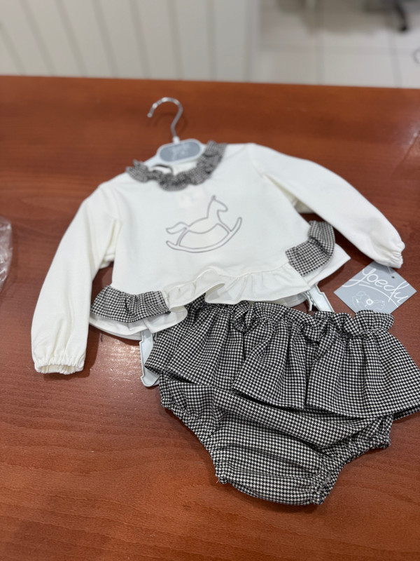 CONJUNTO NIÑA CARBONCILLO