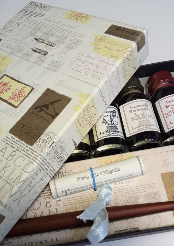 Juego de caligrafía (pluma)