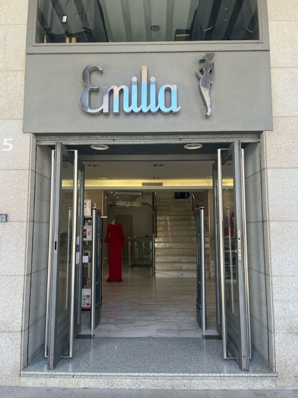 EMILIA ESTILO 1
